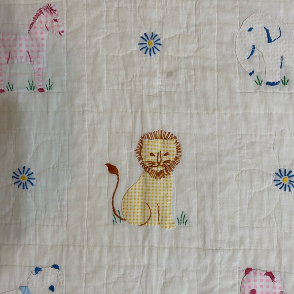Vintage handmade baby quilt blanket play mat with animals 36” x 54.5” - Picture 4 of 16